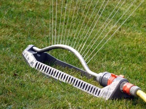 Best Lawn Sprinklers For Large Yards